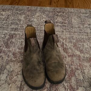 Blundstone Distressed Brown Leather Boots
